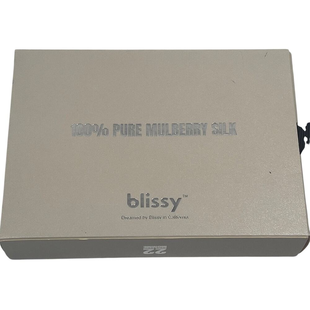 BLISSY MOMME 22 Queen White 100% MULBERRY SILK PILLOWCASE New in Opened Box